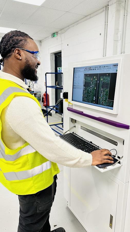 picture of man using a maginr