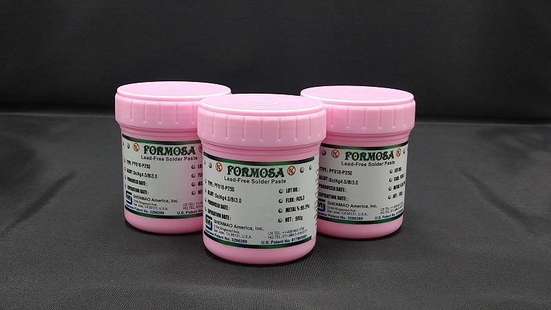 picture of 3 pink colored containers